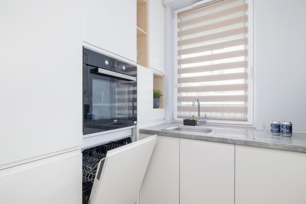 Osiedle Avia Harmonious Apartment With Balcony & Parking Cracow By Renters Prestige Krasków Εξωτερικό φωτογραφία