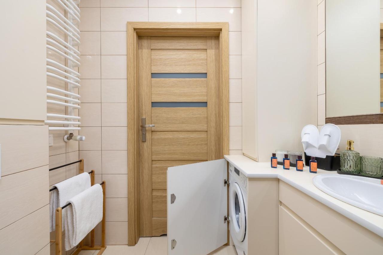 Osiedle Avia Harmonious Apartment With Balcony & Parking Cracow By Renters Prestige Krasków Εξωτερικό φωτογραφία