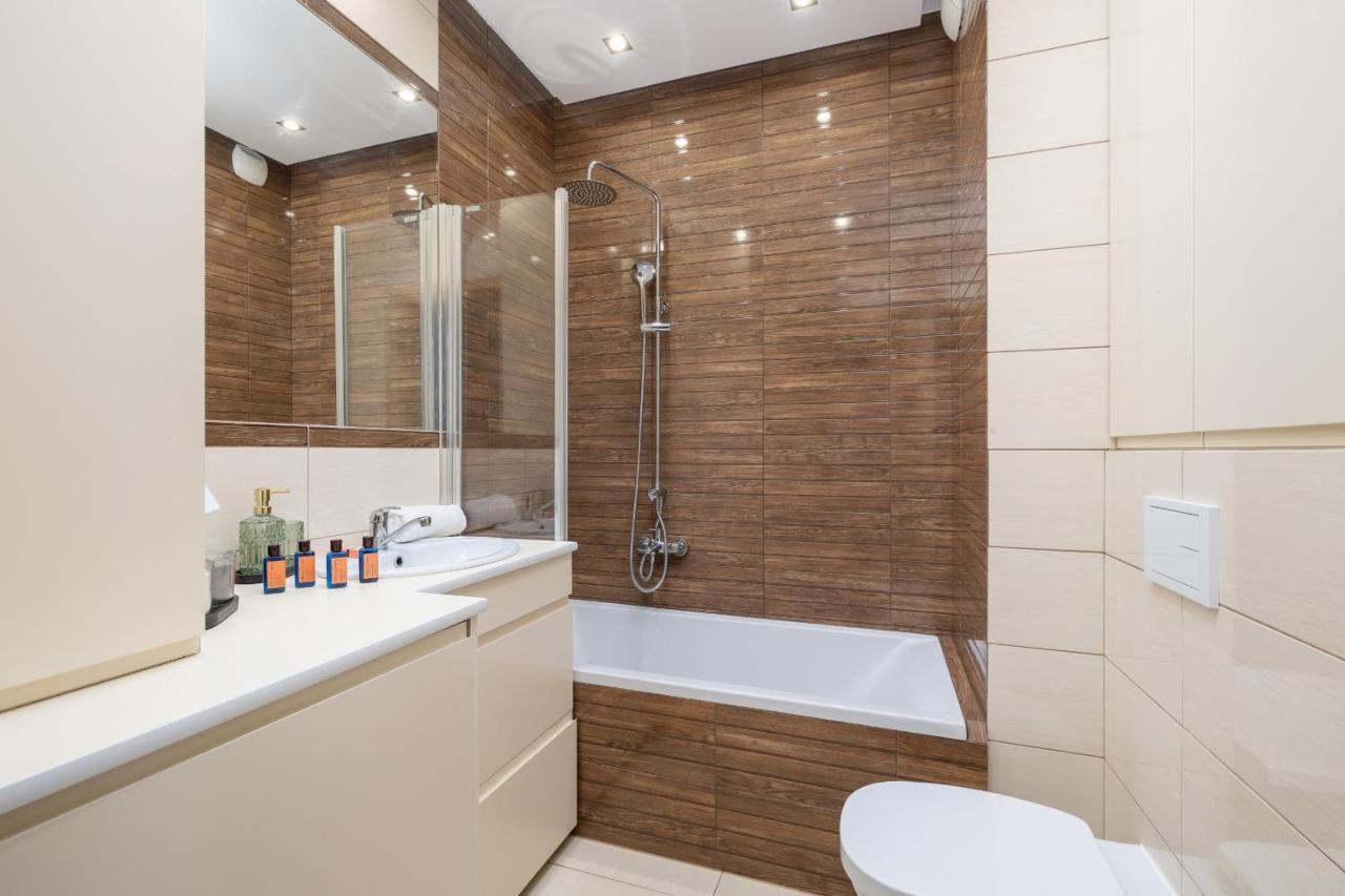 Osiedle Avia Harmonious Apartment With Balcony & Parking Cracow By Renters Prestige Krasków Εξωτερικό φωτογραφία